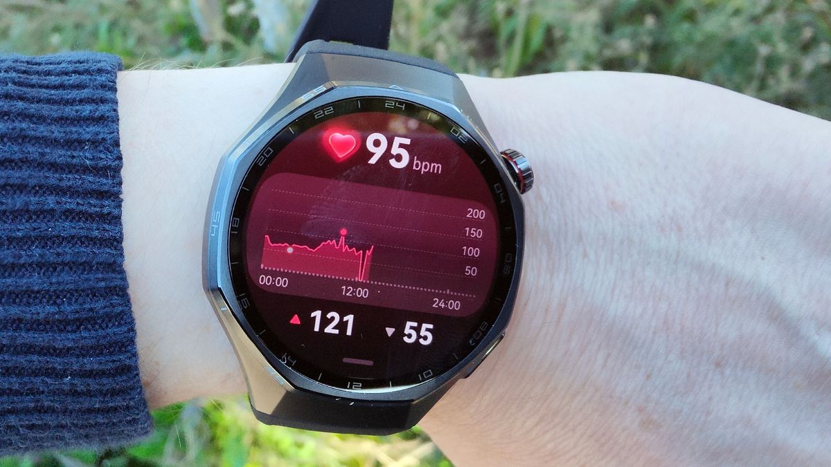 Huawei Watch GT 6 Pro black on wrist