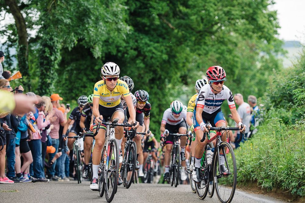 Top two in the general classification, Lizzie Armitstead and Ashleigh Moolman Pasio go at wheel to wheel on the first QoM at Aviva Women's Tour 2016 - Stage 5.