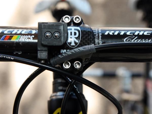 A rubber sleeve protects the faceplate from wear (and probably quiets things down a bit, too).