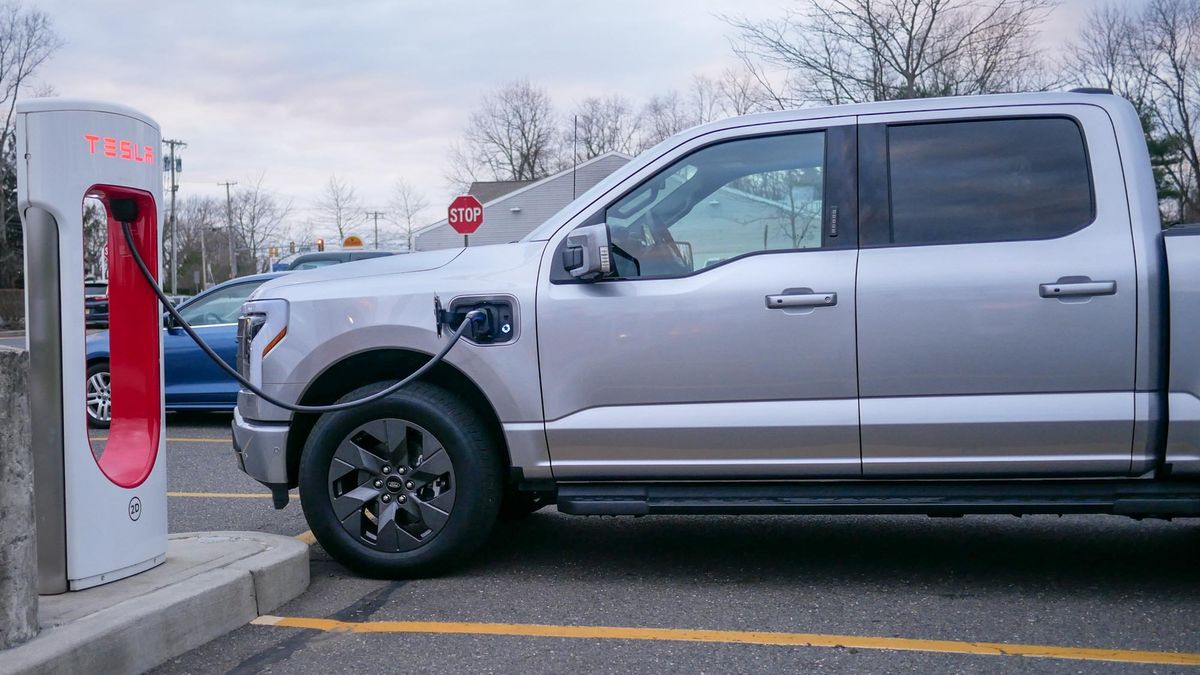 I tried charging a Ford F150 Lightning at a Tesla supercharger station ...