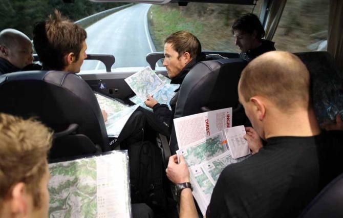 Anxious faces as RadioShack-Nissan head into the wild.