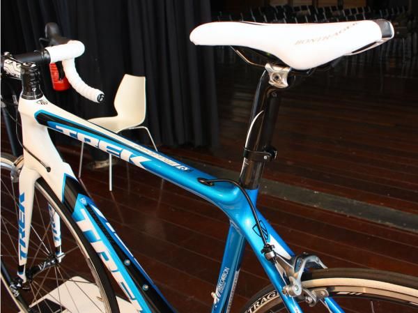 The 6 Series' lighter, round-profile seatmast cap makes its way to the 5 Series for 2011.