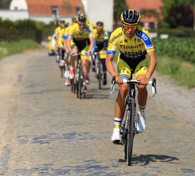Alberto Contador (Tinkoff-Saxo) tests the cobbles.