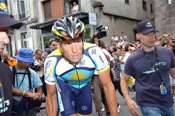 Lance Armstrong (Astana) before the start