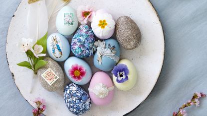 How to decorate Easter eggs – painting, decoupage and glitter