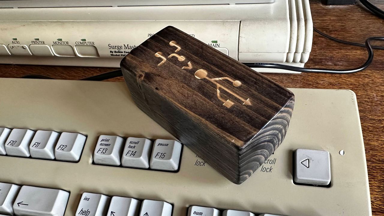 I built a configurable ADB-to-USB adaptor to use a vintage 1990