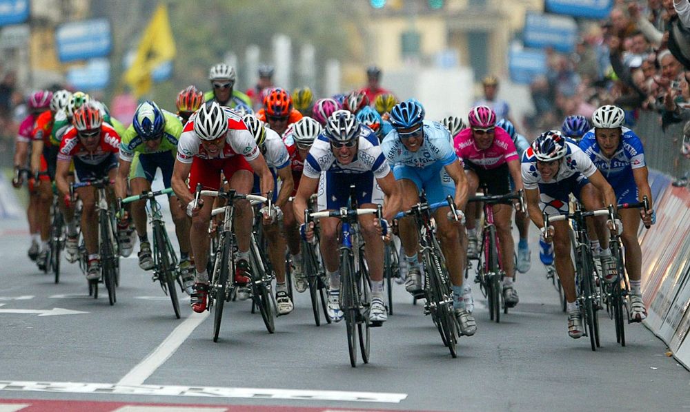 Alessandro Pettachi (Fassa Bortolo) wins Milan-San Remo in 2005.