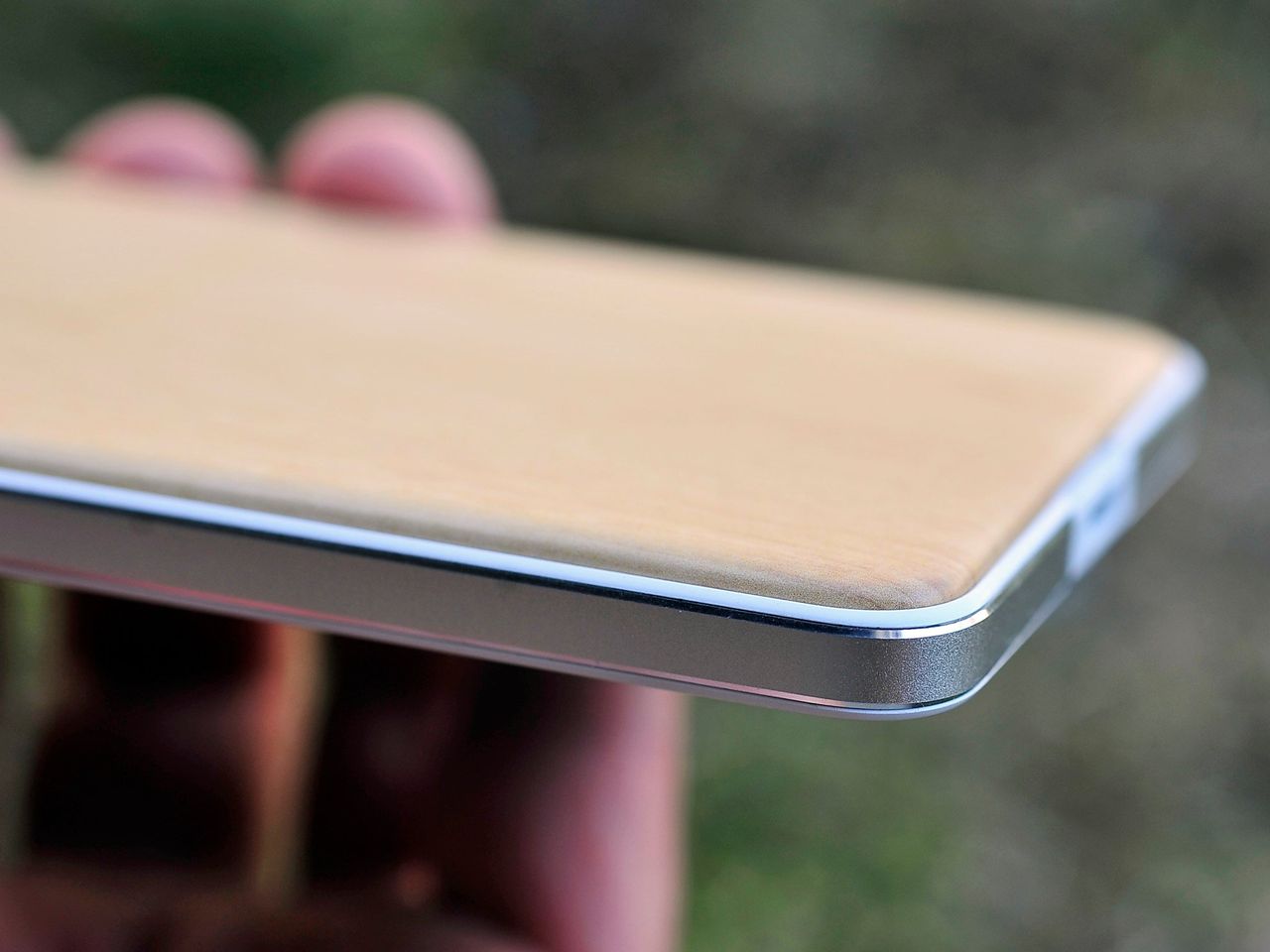 Mozo Light Wood back cover for the Lumia 650