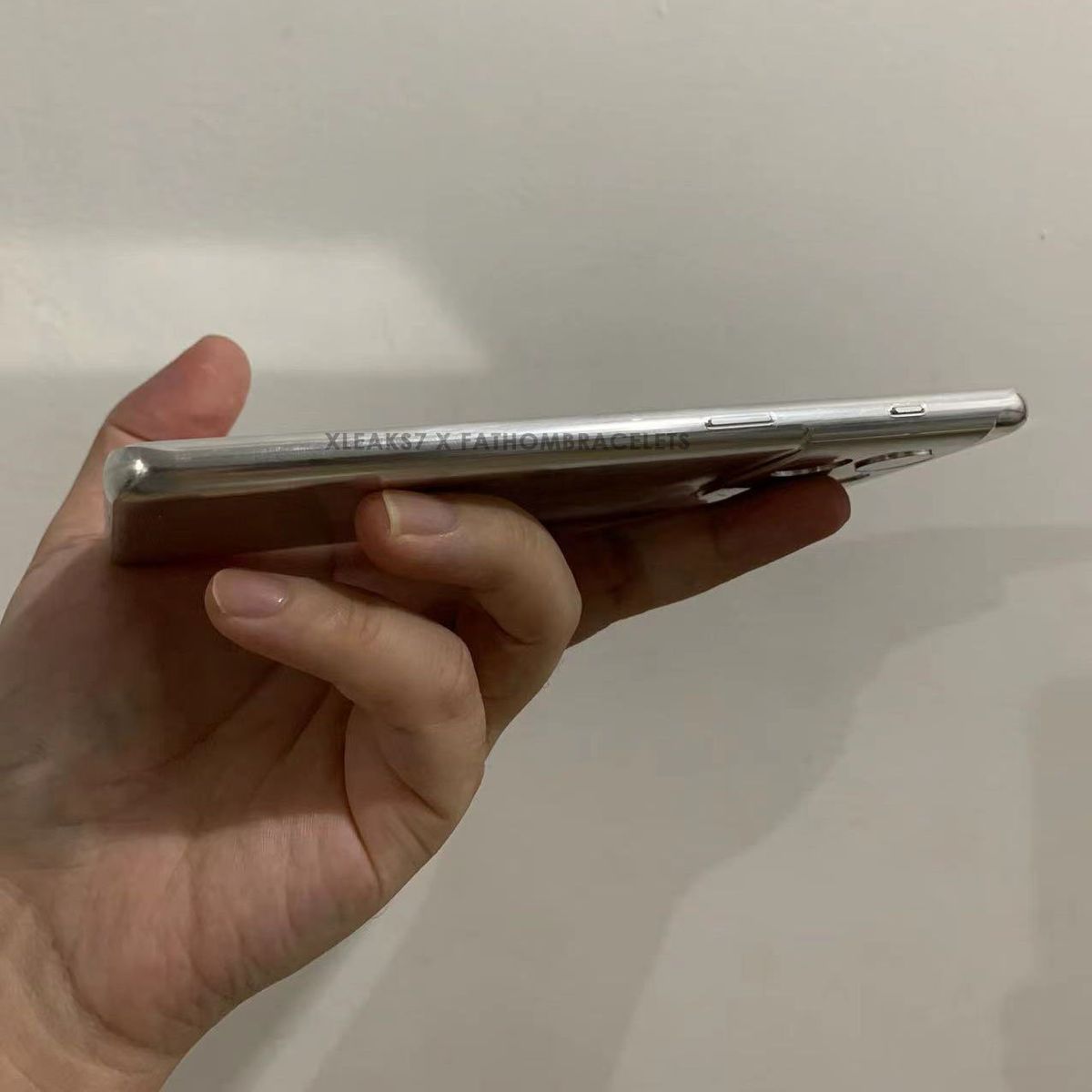 OnePlus 10 Pro dummy photos.