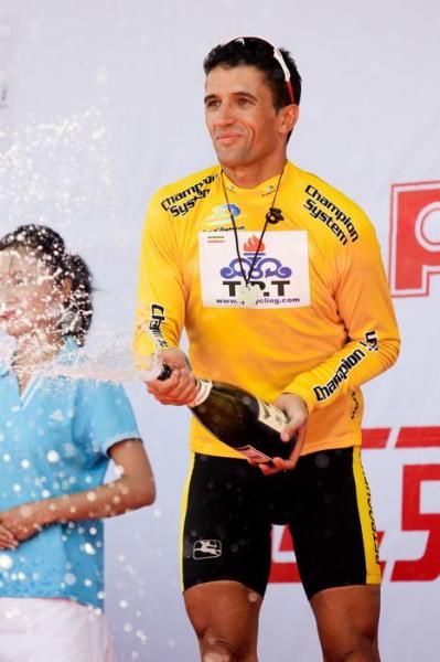 Hossein Askari (Tabriz) celebrates with the bubbly after taking out this year's edition