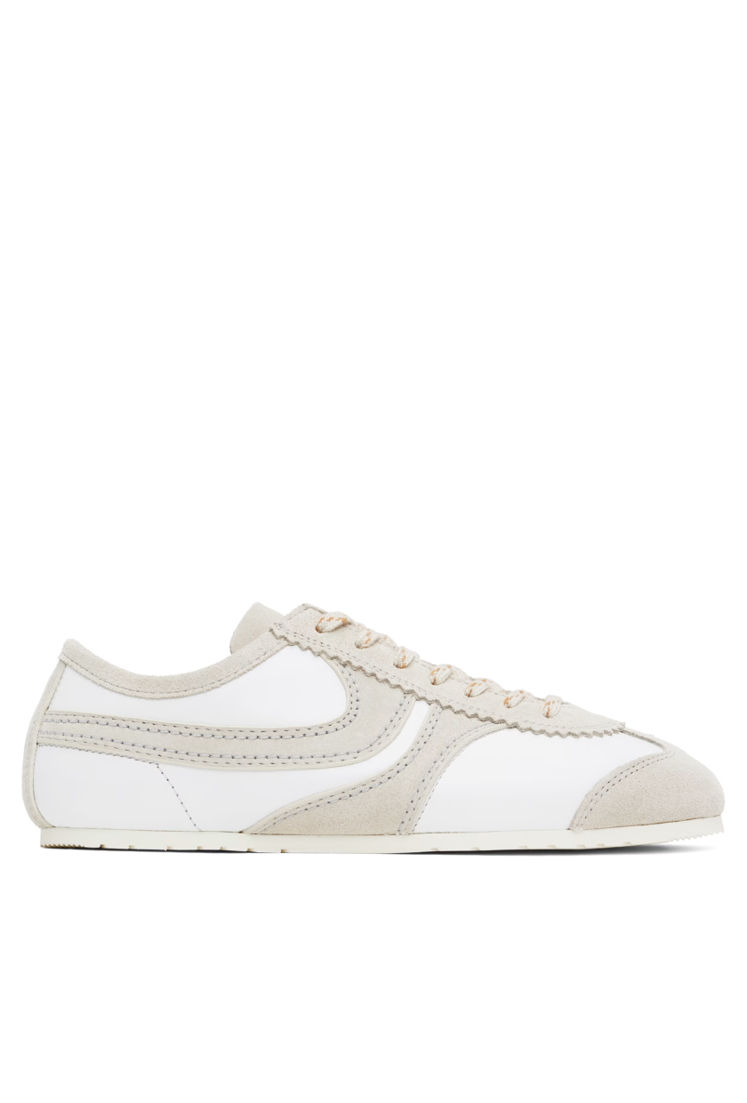 An image of the best white sneakers.
