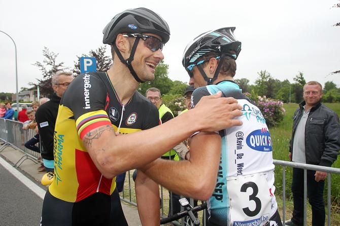 Boonen thanks his teammate for helping him win