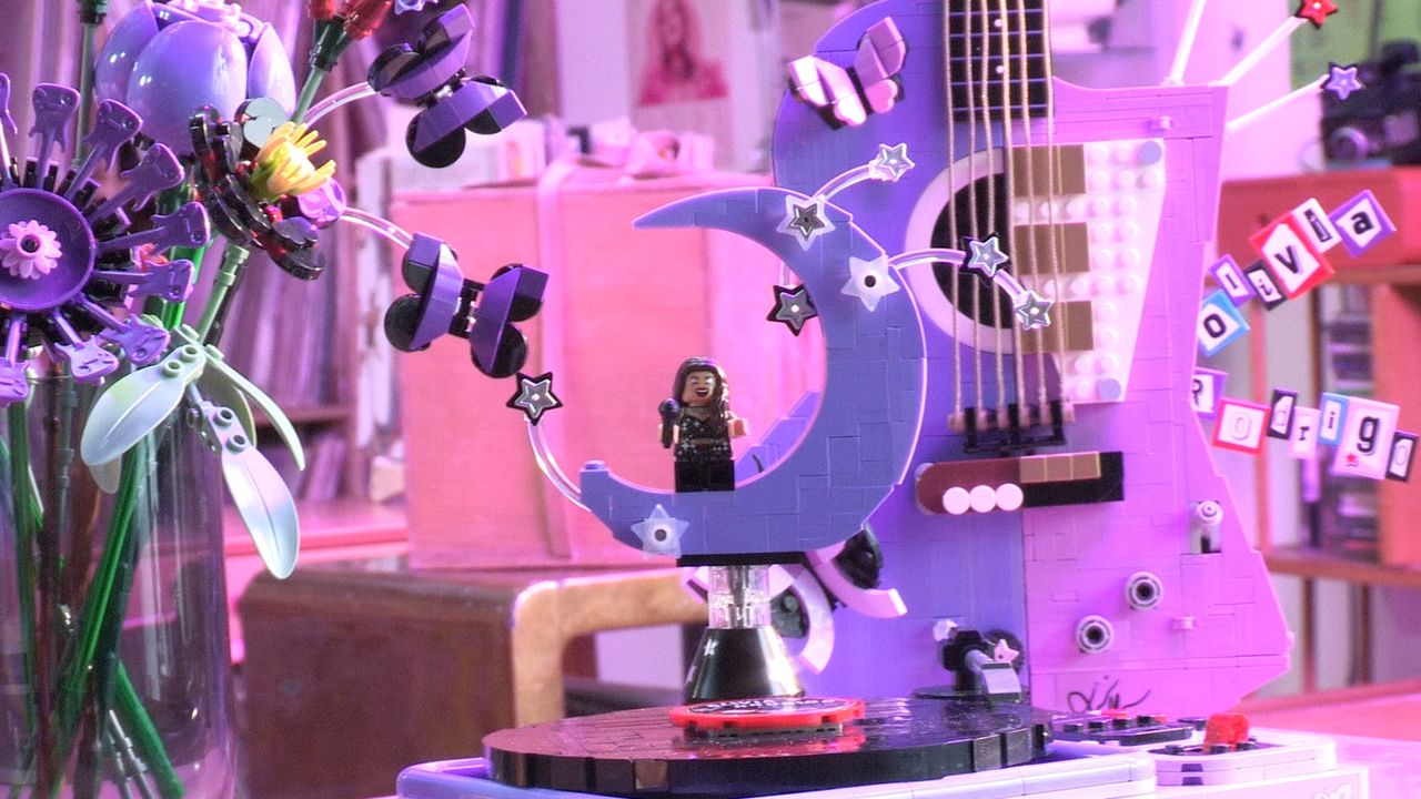 Olivia Rodrigo x Lego