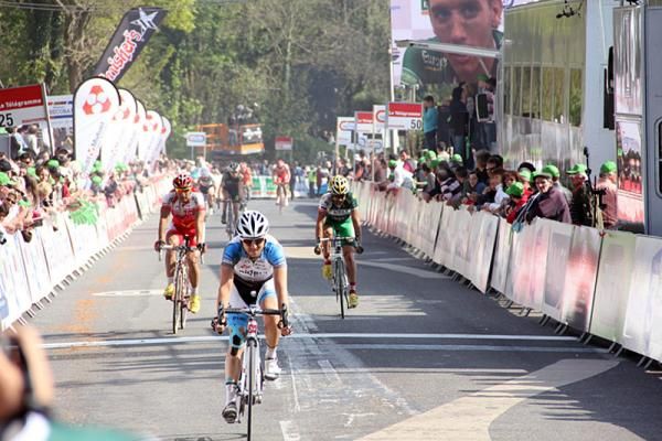 Arnaud Labbe (Cofidis) and Alex Candelario (Kelly Benefit Strategies-OptumHealth) finish Tro Bro Leon.