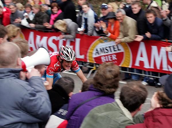 Go faster, Frank! Schleck gets a last shout with 100 meters to go