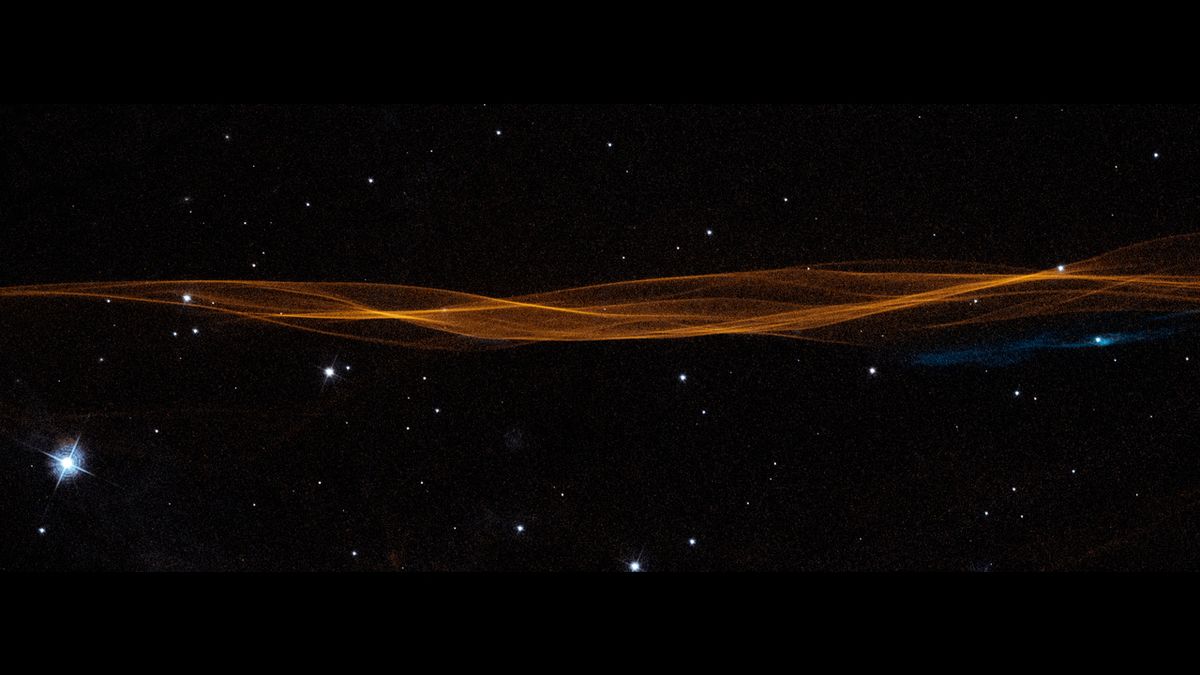 Time-lapse video shows a supernova's aftermath ballooning into space