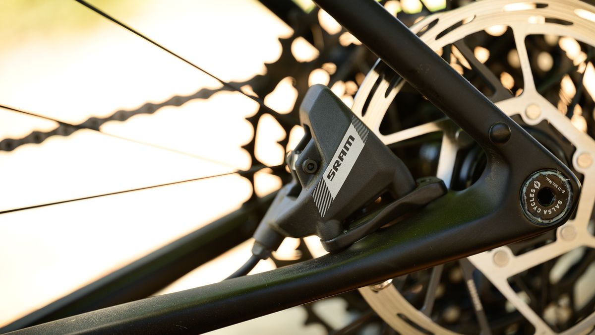 SRAM Apex AXS brakes