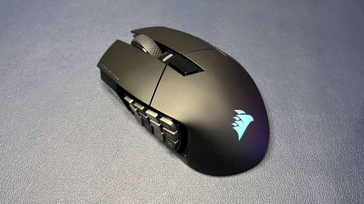 Corsair Scimitar Elite Wireless Review: Big And Packed Full Of Buttons ...