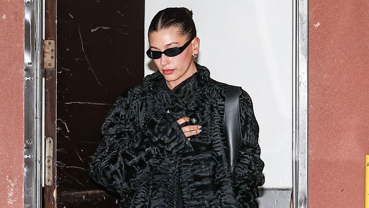 Step Away From Your Black Jeans—Everyone With Good Taste Is Wearing This Elevated Alt With Heels Instead