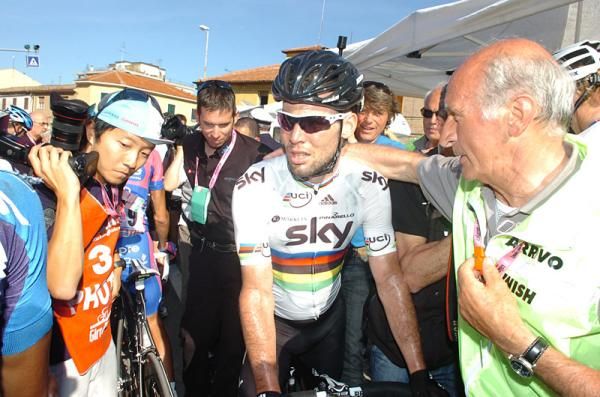 Stage 5 winner Mark Cavendish (Sky) makes his way to the podium.