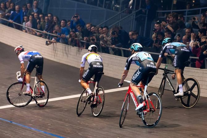Who can track stand the longest?
