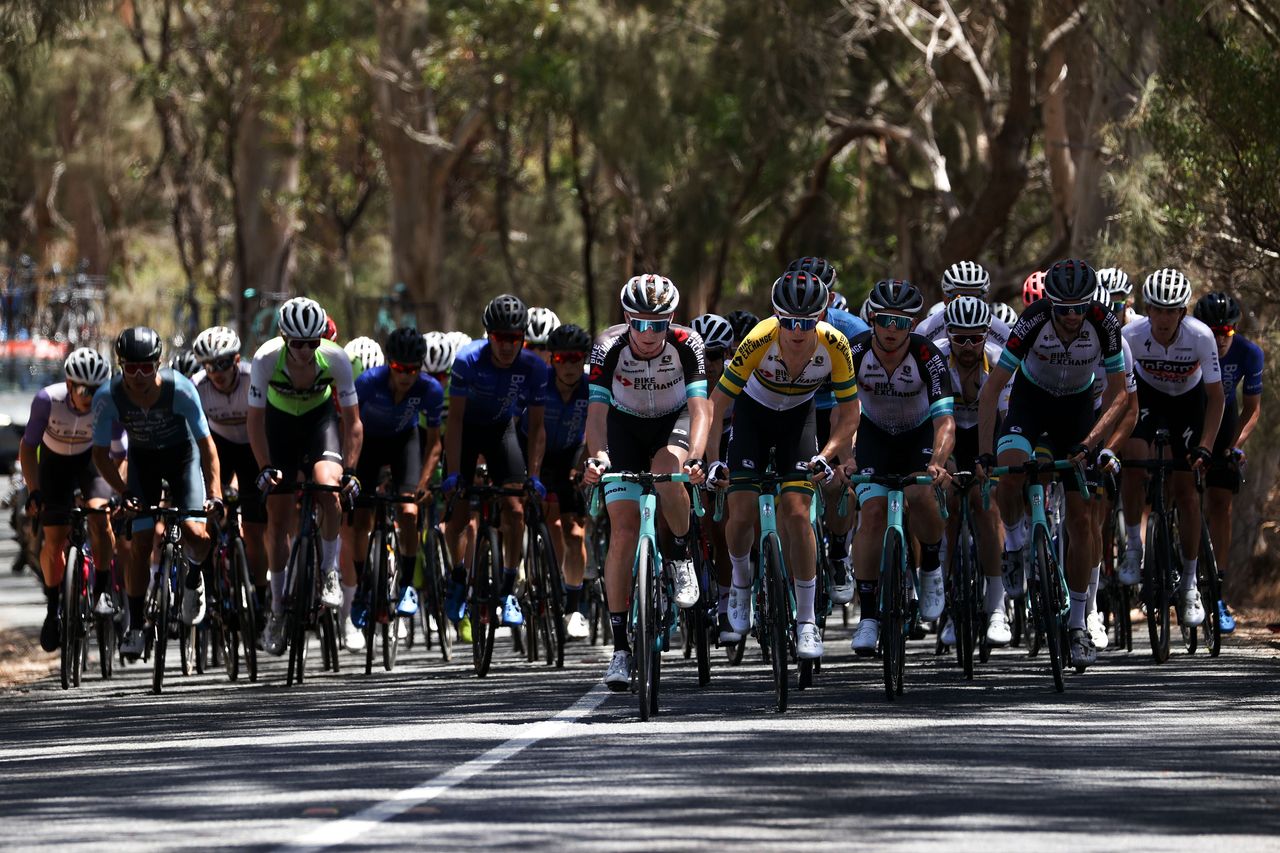 The peloton at the Santos Festival of Cycling 2021