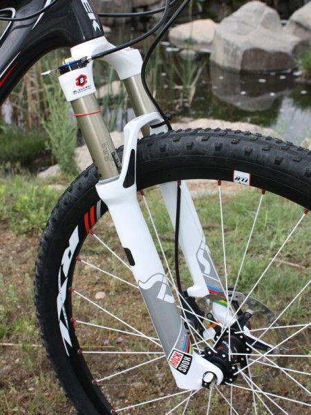 Front suspension duties are handled by RockShox' top-end SID World Cup with 100mm of travel.