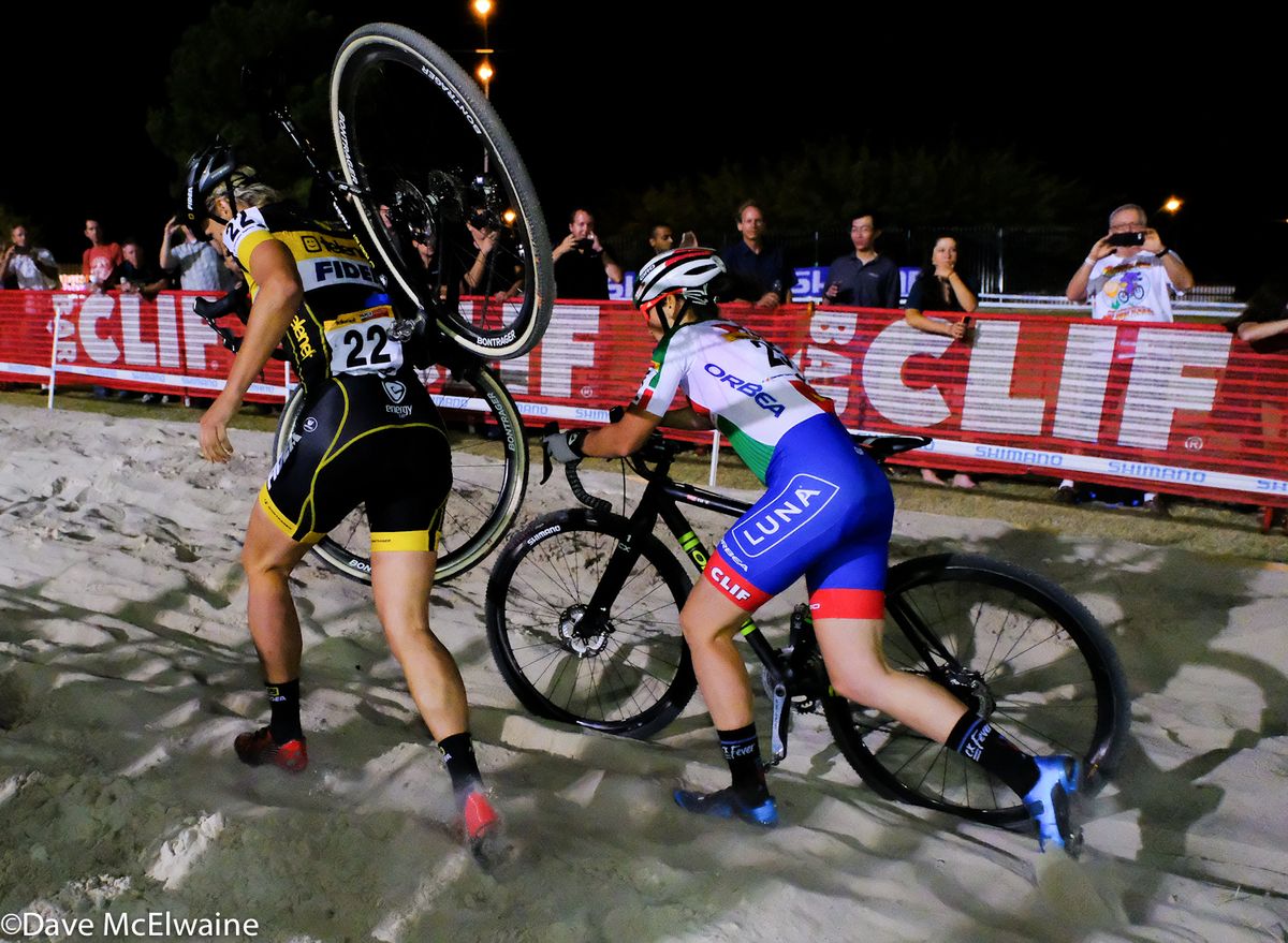Eva Lechner (Italy) chasing Ellen Van Loy in the sand