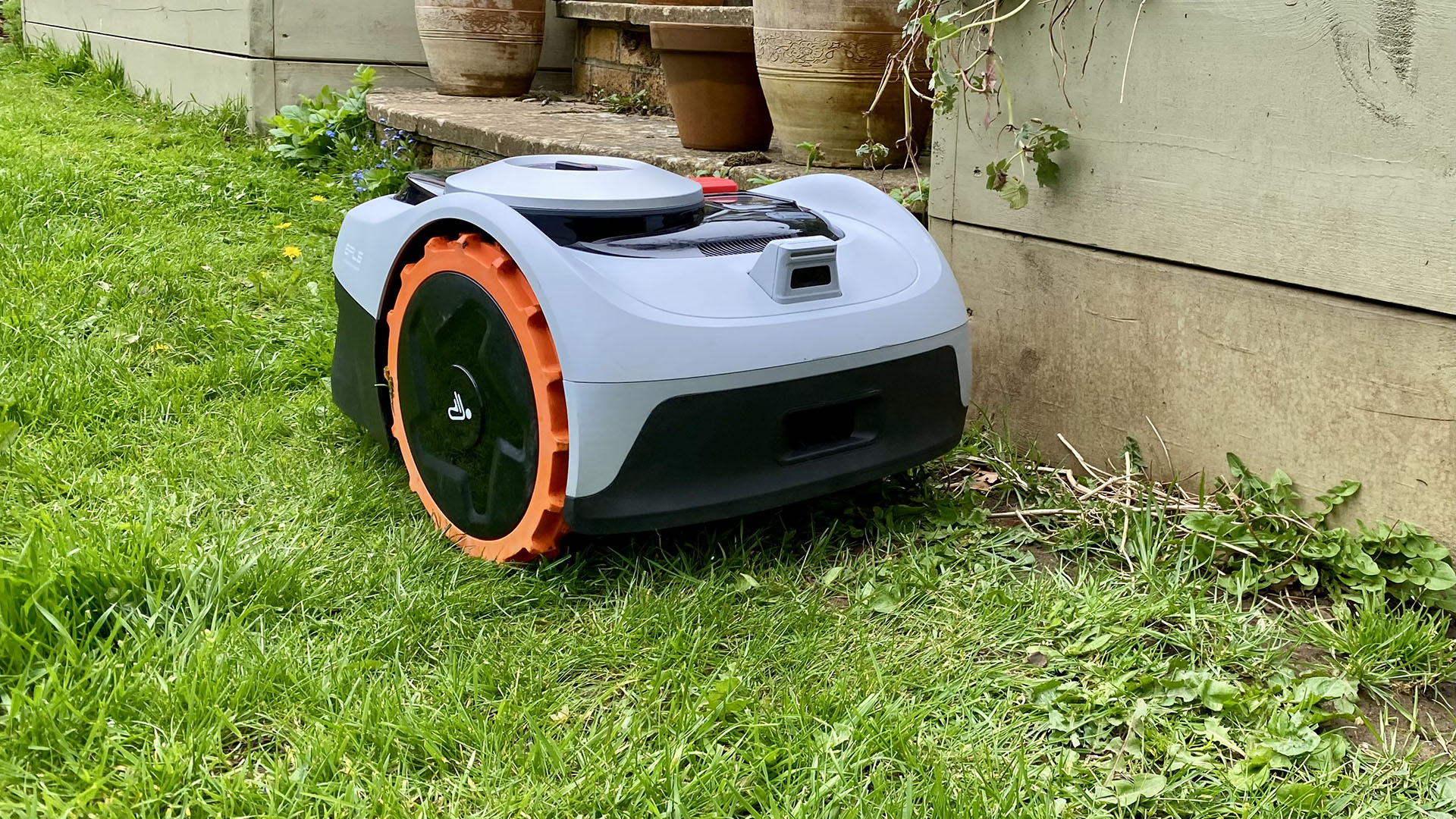 Segway Navimow iSeries 105 E robot lawn mower on reviewer's lawn