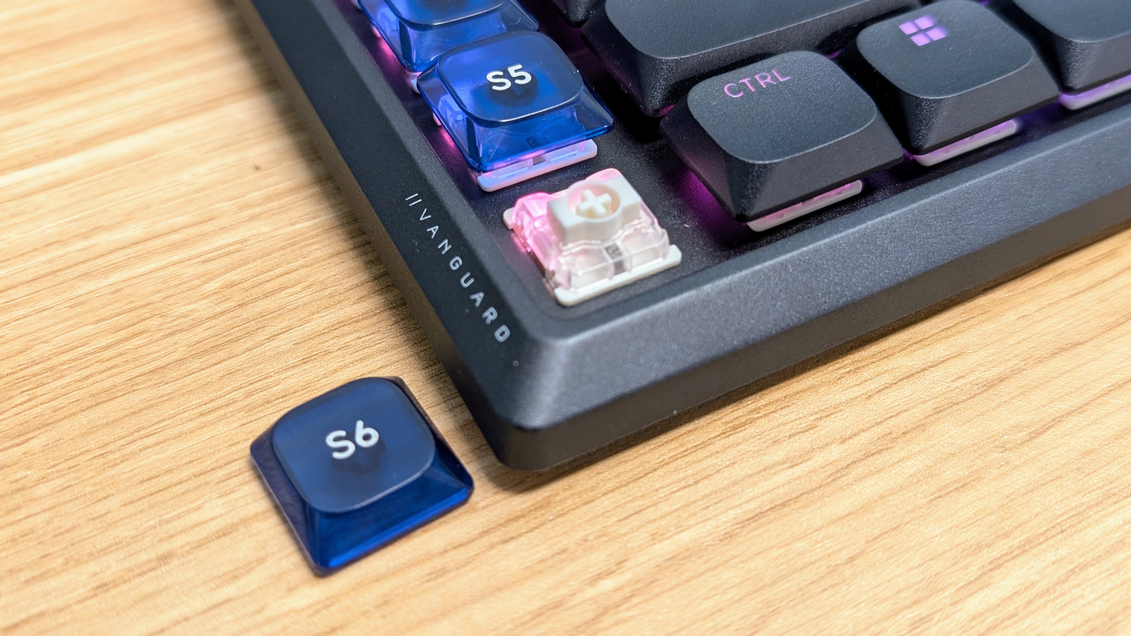 Corsair Vanguard Air 99 Wireless keycap removed