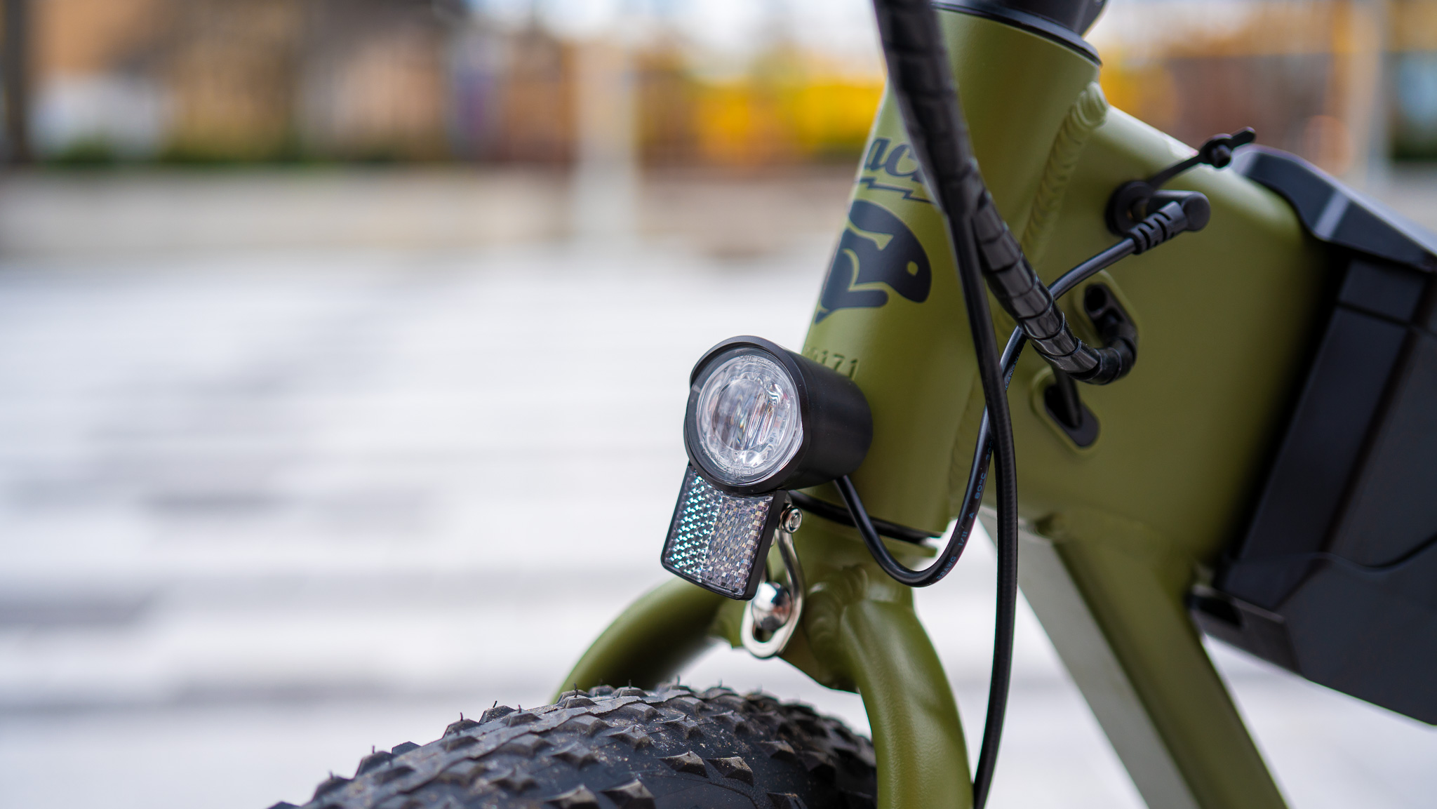 JackRabbit XG Pro cables wrapping around the frame.