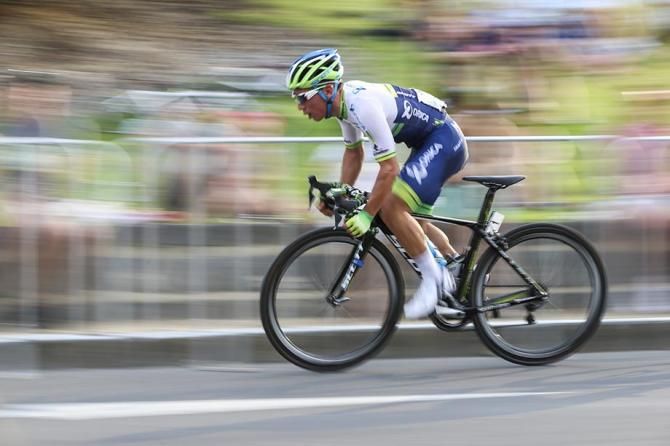Caleb Ewan sure is fast on his way to victory at the Bay Crits