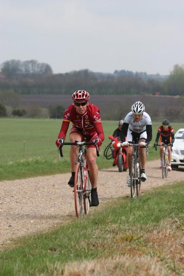 The leaders spread out on the gravel