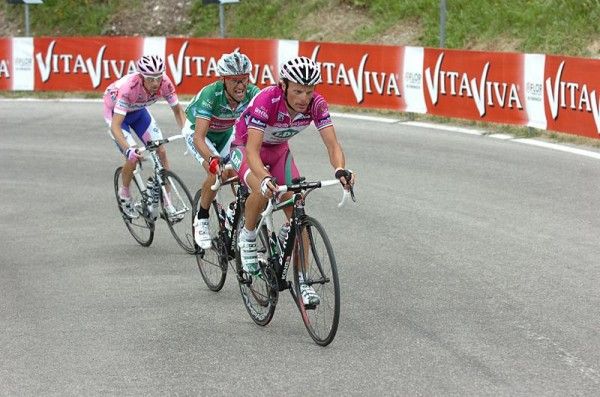 Di Luca's attack drew Menchov and Garzelli out.