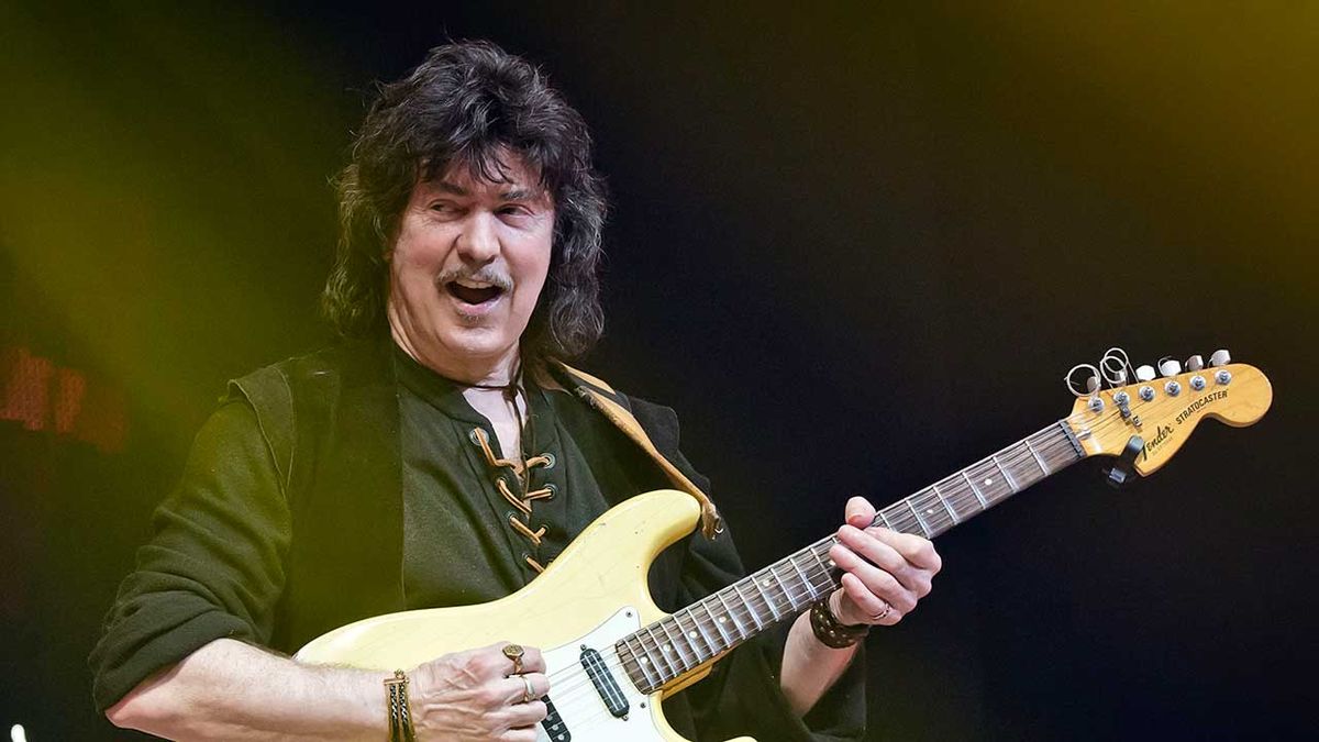 Ritchie Blackmore S Rainbow Launch New Version Of Classic Black