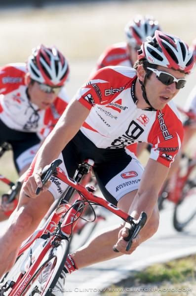 Ben Jacques Maynes (Bissell) leads the four-man Bissell break into the turnaround.