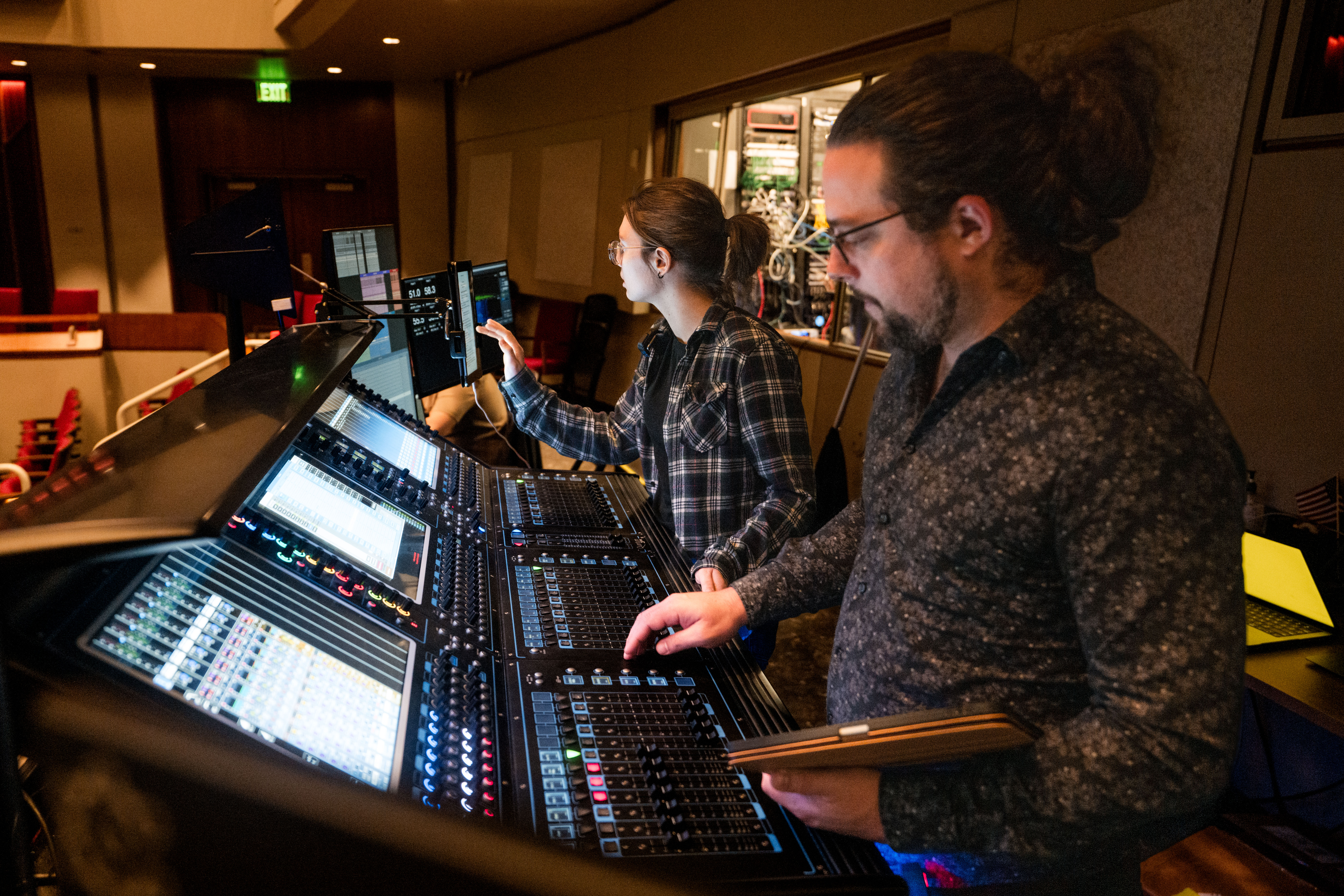 Dante solutions power a 'Wizard of Oz' production.