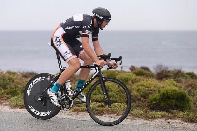 Paul Van Der Ploeg (Satalyst-Giant Racing Team) does his best to catch the time of brother his brother Neil