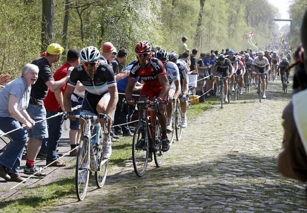 Defending champion Fabian Cancellara (Leopard Trek) and Manuel Quinziato (BMC)