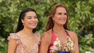 Brooke Shields and Miranda Cosgrove on the beach together in Mother of the Bride.