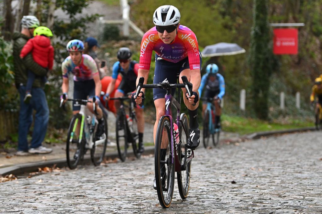 Marlen Reusser goes on the attack at the De Brabantse Pijl