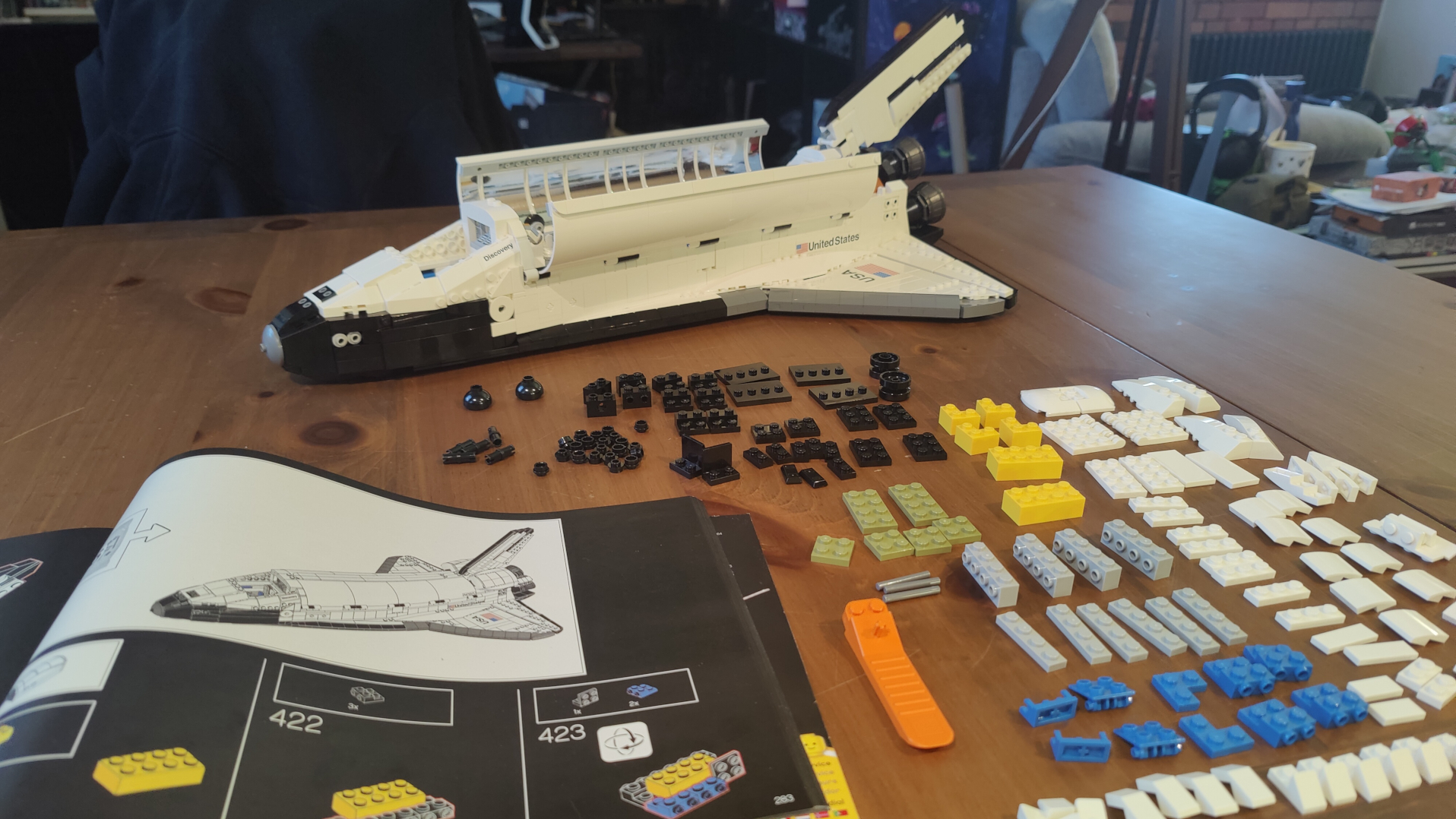 Lego NASA Space Shuttle Discovery - build in progress