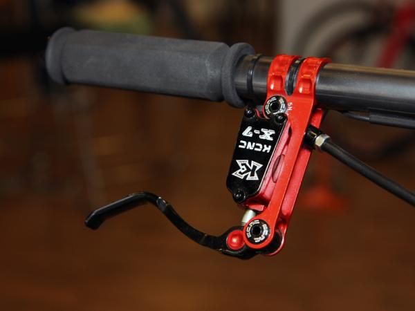 Fairwheel Bikes outfitted the Shimano Dura-Ace Di2-equipped Titus 29er with KCNC's new X-7 disc brakes.