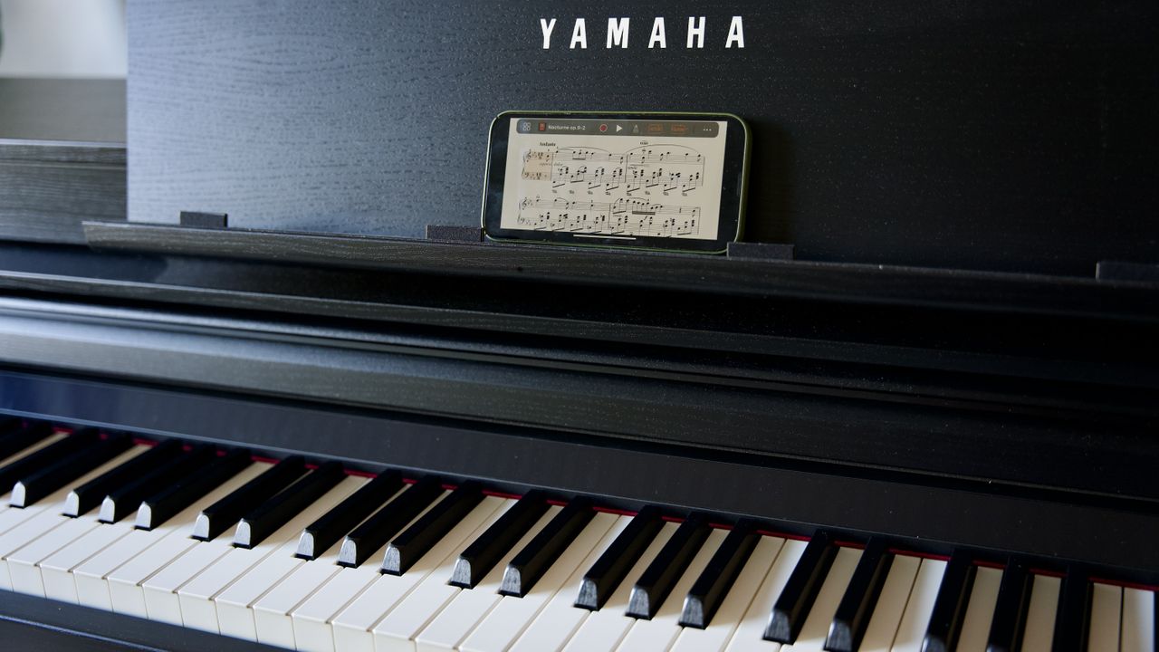 Yamaha CSP-255 review