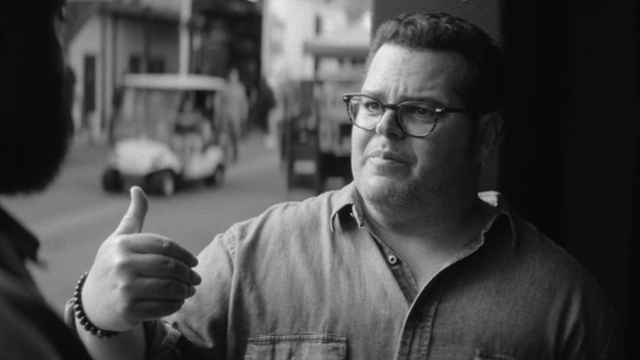 Josh Gad is shown in the "Doorman" episode of Wonder Man.