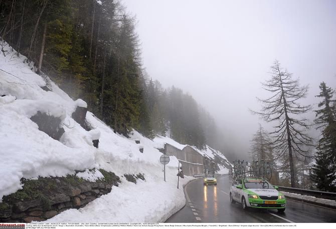 Snow on the SImplon pass forced the race to be shortened