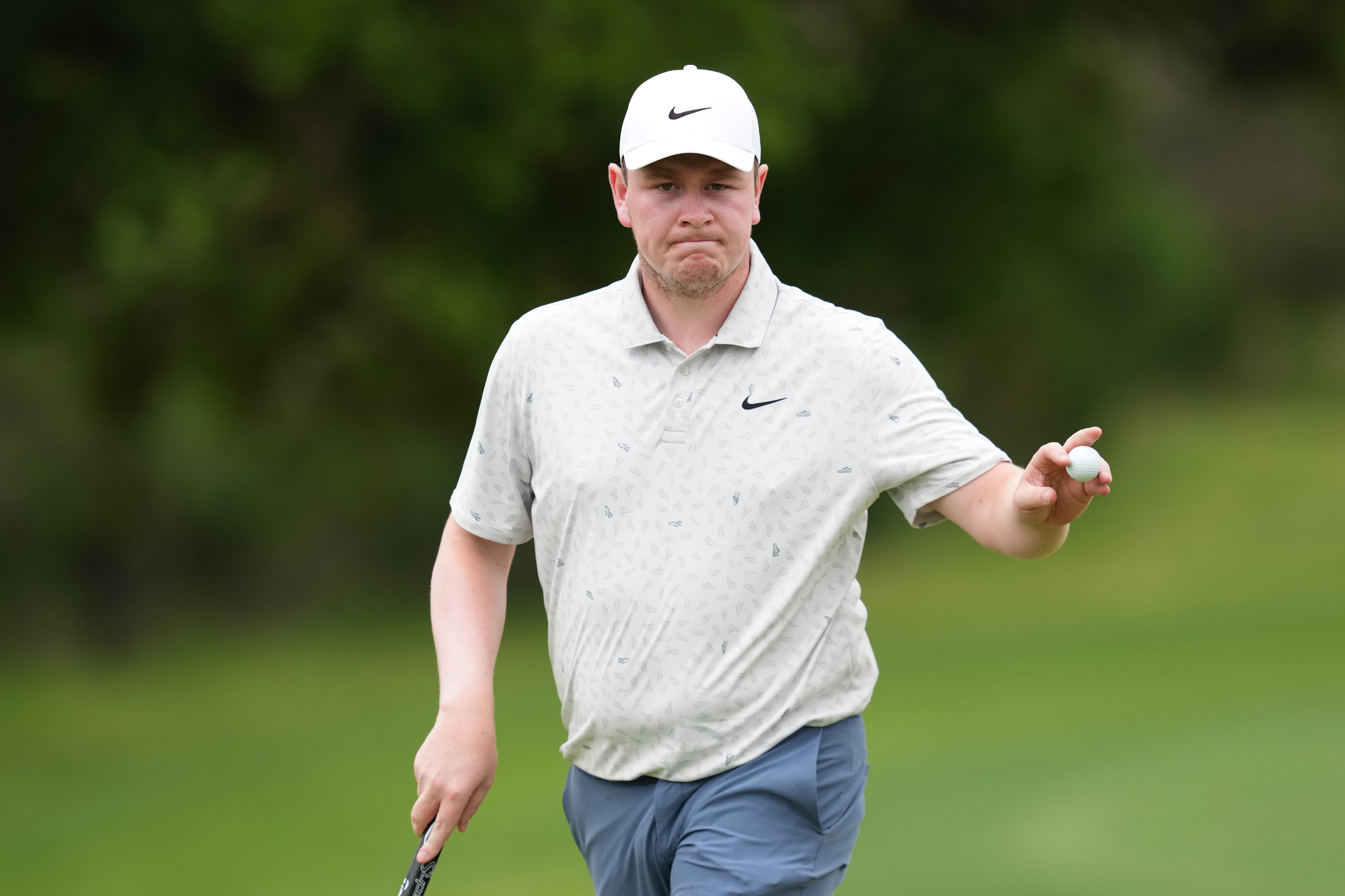 Robert MacIntyre waves to the crowd