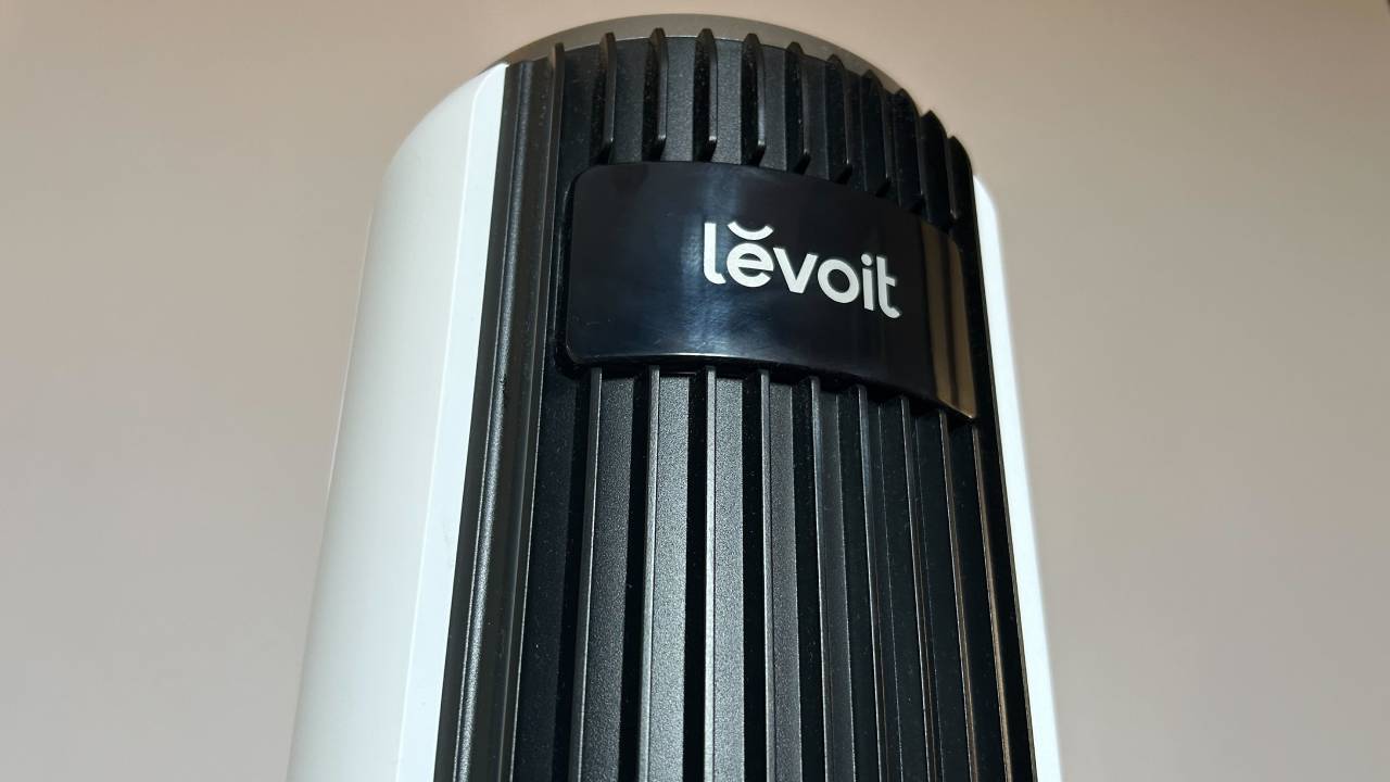 Levoit LV-H132 Black Portable Corded Electric True HEPA Air Purifier Used