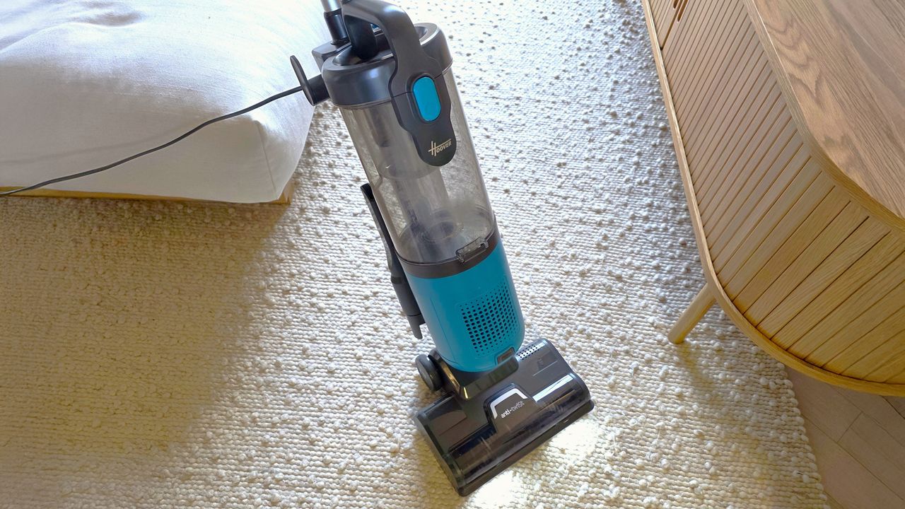 Hoover HL2 TurboStyle vacuum cleaner in reviewer's home