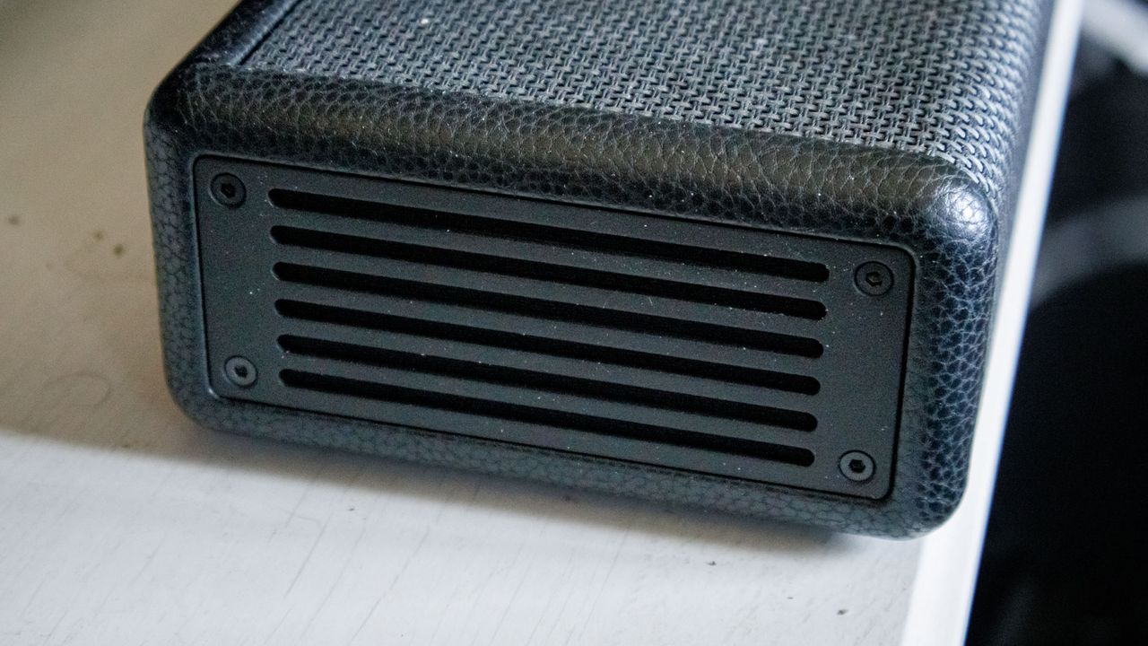 An end view of the Marshall Heston 120 soundbar.